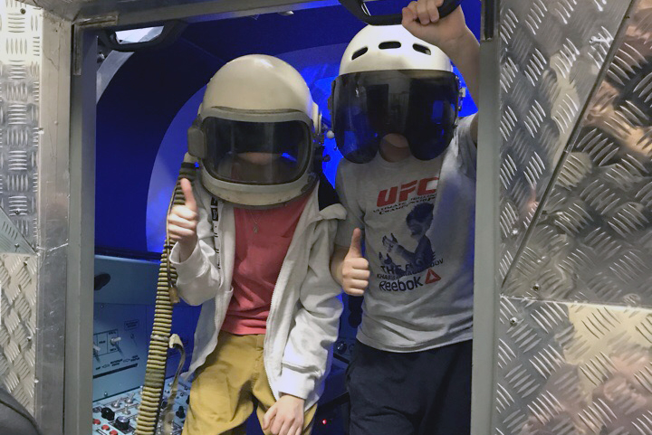 Полёт на авиатренажере Су 27
4