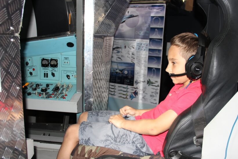 Полёт на авиатренажере Су 27
3