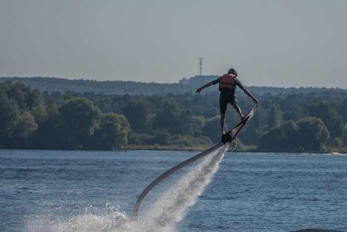 Полёт на ховерборде - парим над водой1