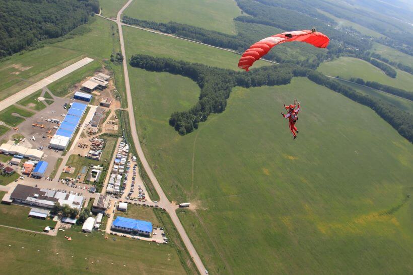 Самостоятельный прыжок с парашютом с 800 метров2