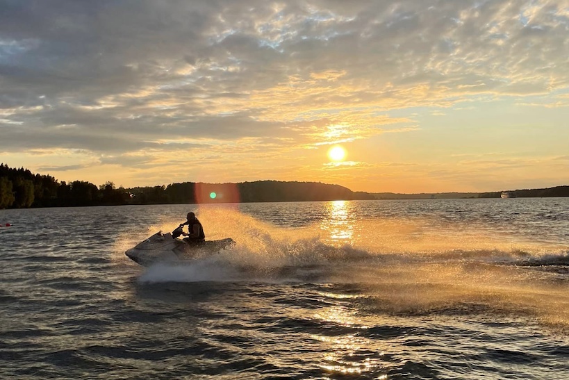 Подарочный сертификат на катание на гидроцикле0