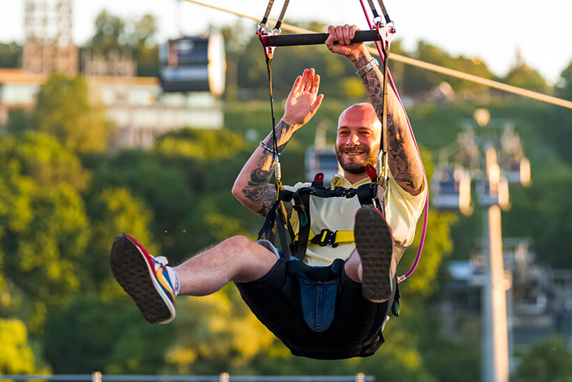 Спуск на Зиплайне по канатной дороге на Воробьевых горах
4