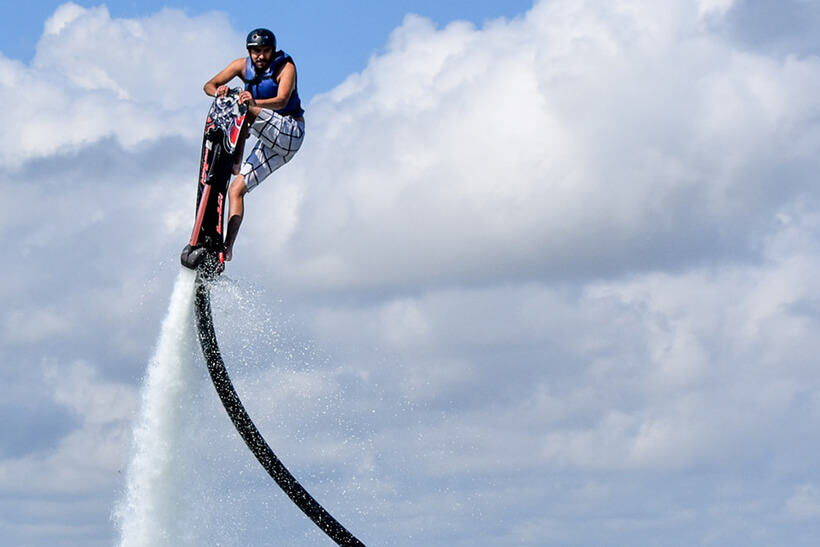Полёт на ховерборде - парим над водой2