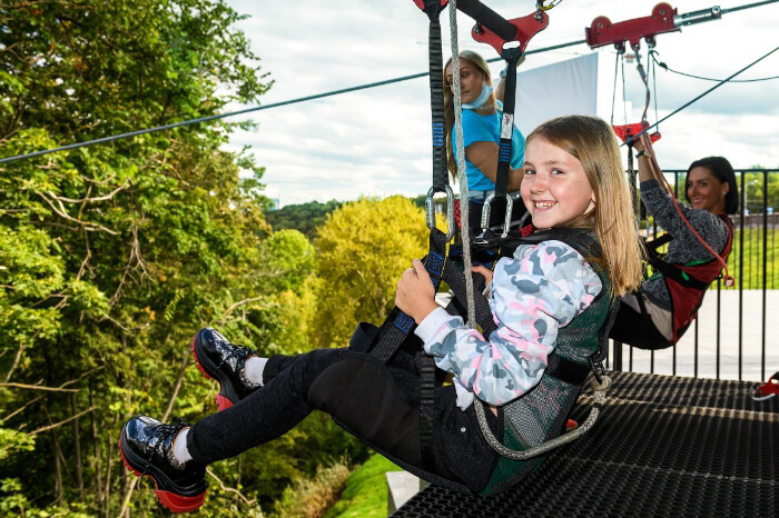 Спуск на Зиплайне по канатной дороге на Воробьевых горах
5