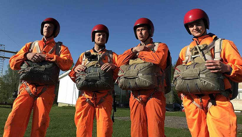 Прыжок с парашютом без инструктора2