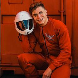 Аэротруба: 4 мин. полёта в будни или 3 мин. в выходные в аэротрубе Ай-Флай (1 чел.)